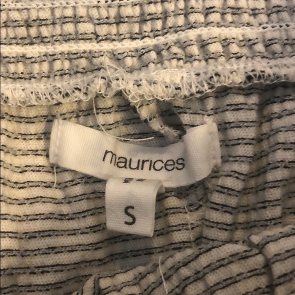 Maurices Black and White Top‎ - Picture 2 of 5